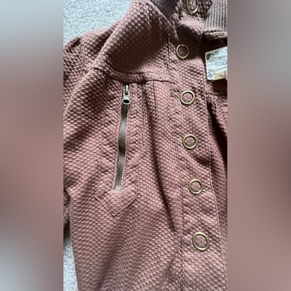 Vintage brown jacket with beautiful details and buttons in size Small. - Picture 7 of 8